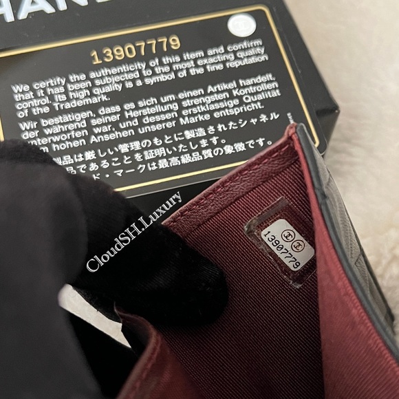 Auth Chanel Classic Quilted Twin Face Flap Compact Wallet - Rare - Picture 16 of 16